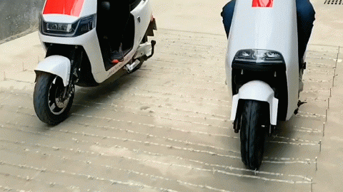  吉路尔轮胎面对铁蒺藜，钢丝层发挥显著作用..