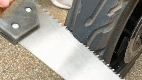  吉路尔轮胎挑战钢锯、军工铲，感觉有点骄傲..